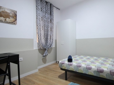 Acogedora habitación en alquiler en el apartamento de 6 habitaciones, El Raval.