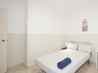 Alquilo habitación en apartamento de 3 dormitorios en El Born, Barcelona