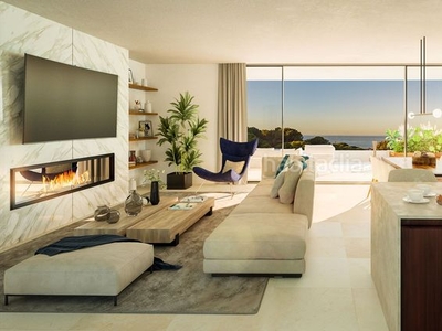 Apartamento con 3 habitaciones con parking, piscina, aire acondicionado y vistas al mar en Marbella
