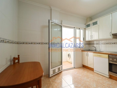Apartamento de 3 habitaciones, 2 baños y terraza, a 100m de la playa, en los alcazares, murcia en Alcázares (Los)