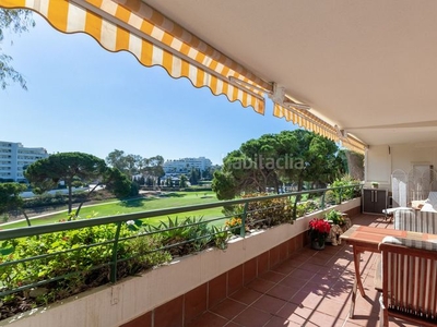 Apartamento en primera línea de golf en Guadalmina Alta en Marbella