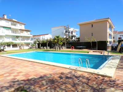 Apartamento zona comunitaria con piscina en Roda de Barà