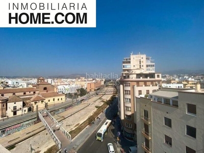 Ático con 3 habitaciones con ascensor y aire acondicionado en Málaga