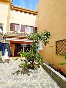 Casa adosada adosado seminuevo con piscina, terraza y garaje en Riba - roja de Túria