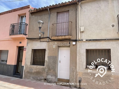 Casa adosada casa inglesa a reformar que se encuentra en riera villaret, situado en el distrito de 8. es una calle peatonal. en Sabadell