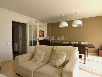 Casa adosada con 4 habitaciones con parking, calefacción y aire acondicionado en Castellar del Vallès