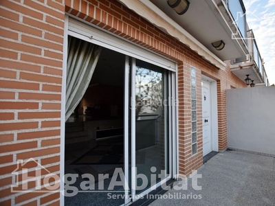 Casa adosada espectacular adosado esquinaro con garaje y terraza en Tavernes de la Valldigna