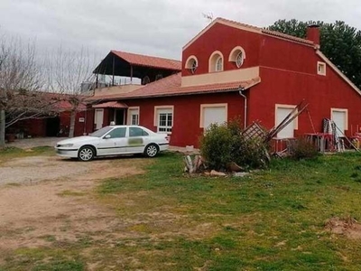 Casa con terreno en Calzada de Valdunciel