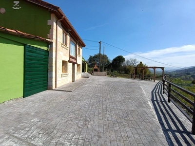 Casa con terreno en Torrelavega
