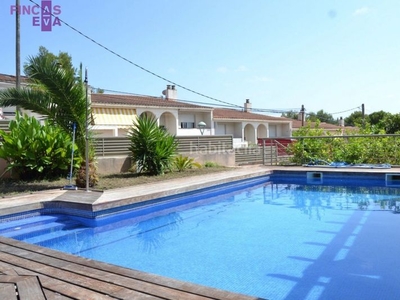 Casa magnifica casa con piscina al lado de cala tamarit en Tarragona