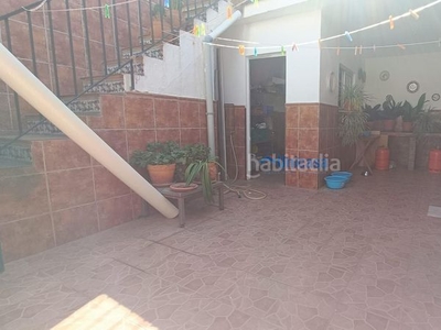 Casa mata de una sola planta en esquina en puerto de la torre, a un paso de la avenida principal en Málaga