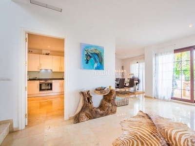 Chalet con 3 habitaciones con aire acondicionado en Marbella