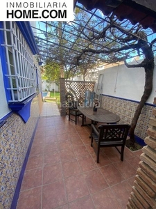 Chalet con 4 habitaciones con parking, piscina y aire acondicionado en Málaga