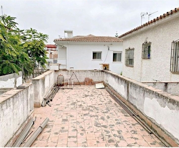 Chalet con 7 habitaciones amueblado con jardín y vistas al mar en Málaga
