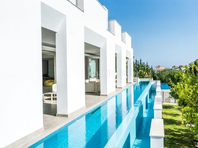 Chalet villa de lujo de 11 dormitorios y 6 baños en nueva andalucía, en Marbella