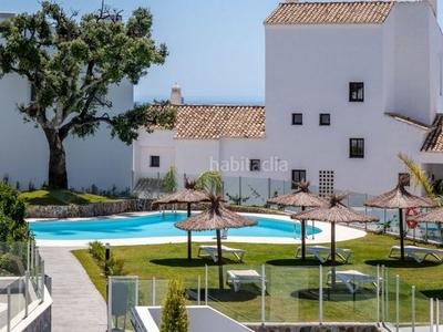 Dúplex con 3 habitaciones con parking y piscina en Marbella
