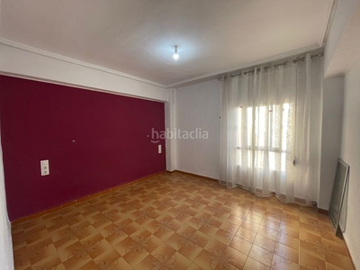 Piso con 3 habitaciones en Ciutat Fallera Valencia