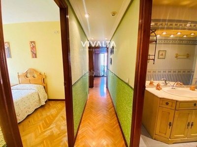 Piso en venta , con 93 m2, 3 habitaciones y 2 baños, aire acondicionado y calefacción gas natural. en Madrid