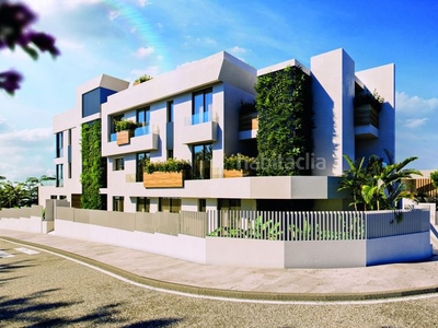 Planta baja con 3 habitaciones con parking, piscina, aire acondicionado y vistas al mar en Marbella