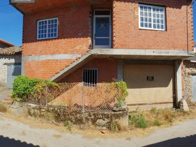 Casa en venta en Chantada en Chantada (Casco Urbano) por 30,000 €