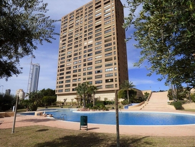 Venta de piso en avenida Marina Baixa de 3 habitaciones con terraza y piscina