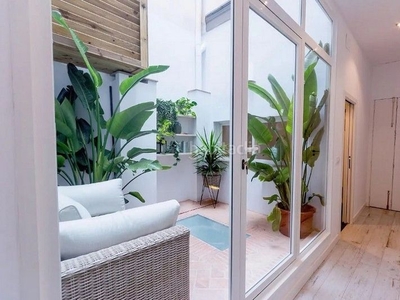 Alquiler apartamento en calle nueva 2 apartamento con 3 habitaciones amueblado con ascensor, parking, calefacción y aire acondicionado en Málaga