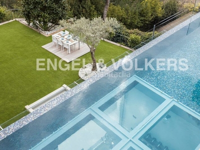 Alquiler casa exclusiva casa de diseño con piscina en Barcelona