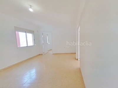 Alquiler piso con 3 habitaciones en Barrio Benicalap Valencia