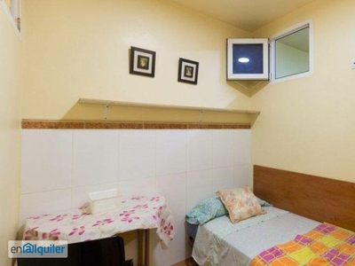 Apartamento de 2 dormitorios con aire acondicionado en alquiler en Hospitalet