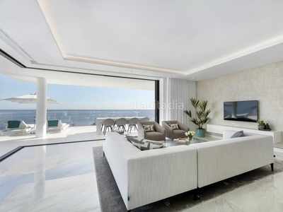Apartamento de lujo en primera linea con acceso directo a la playa en Estepona