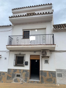 Casa adosada en venta en Manilva