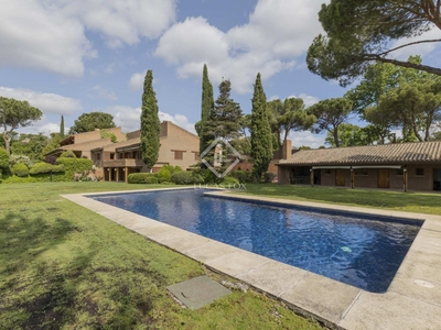 Casa / villa de 1,507m² en venta en Pozuelo, Madrid