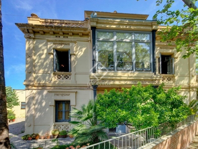 Casa / villa de 484m² con 1,176m² de jardín en venta en Esplugues