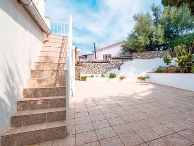 Chalet con 3 habitaciones amueblado con parking, piscina, calefacción, aire acondicionado y vistas a la montaña en Marbella