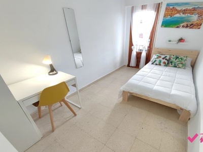 Habitaciones en C/ Periodista Luis de Vicente, Granada Capital por 390€ al mes