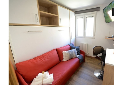 Se alquila habitación en piso de 5 habitaciones en Bilbao