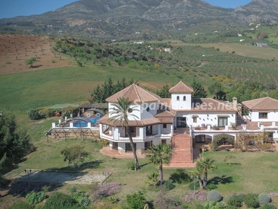 Villa en venta en Casarabonela