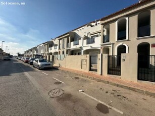 Bungalow de dos pisos con licencia turística en la ciudad de San Pedro del Pinatar. - TC6326