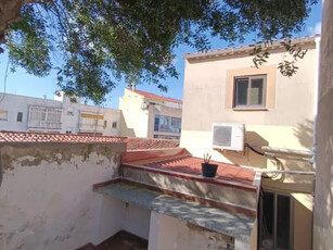 Casa adosada en venta en Plaza de Italia en Casco Antiguo por 226,000 €