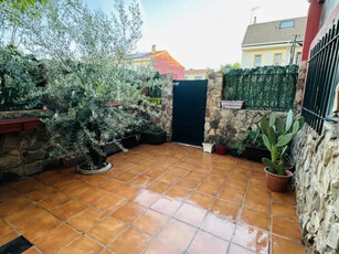 Casa en venta en Calle Arroyo en Yuncler por 163,900 €