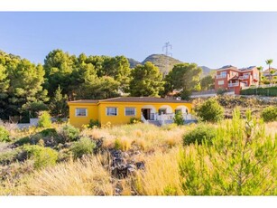 Chalet-Parcela en Pinos de Alhaurín