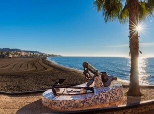 Luminoso Apartamento a un paso de la playa con 2 dormitorios en el Rincon de la Victoria