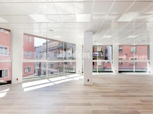Oficina en alquiler de 215 m2 , Sant Andreu, Barcelona