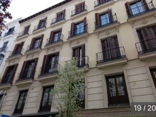 Piso de dos habitaciones buen estado, Recoletos, Madrid