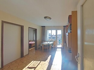 Piso en venta. Antonio Ricardos, 3 habitaciones, salon, cocina y baño, balcon, alto y soleado, sexta planta con ascensor