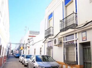 Piso en venta en Calle de Cervantes, cerca de Calle de San Pedro en Isla Cristina por 95,000 €