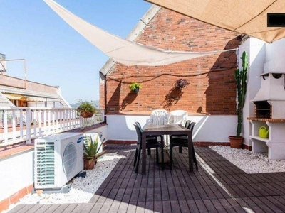 Alquiler Piso Barcelona. Piso de tres habitaciones Con terraza