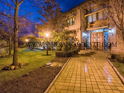 Alquiler de casa con piscina y terraza en Las Rozas de Madrid