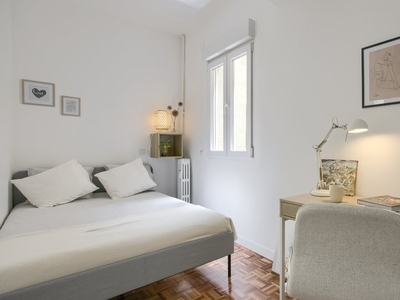 Alquiler de habitaciones en piso de 3 dormitorios en Palacio, Madrid