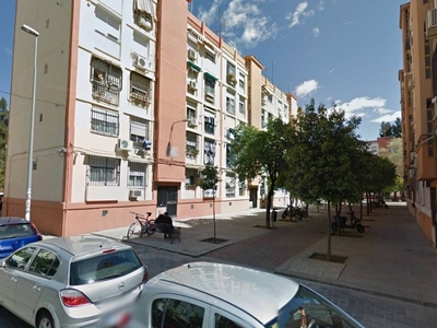 Alquiler Piso Sevilla. Piso de tres habitaciones en Calle Cocina de los Ángeles. Muy buen estado segunda planta